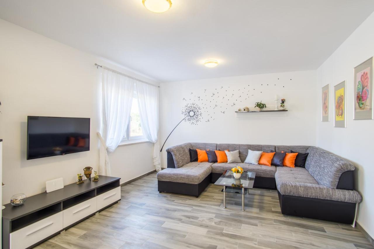 Апартаменти Casa Matea - 90 M From The Sea, New Private Swimming Pool Пула Екстер'єр фото